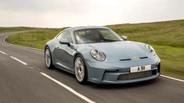 Porsche 911 S/T – front